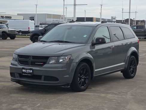 Used 2020 Dodge Journey SE w/ SE Popular Equipment Group FWD image 8