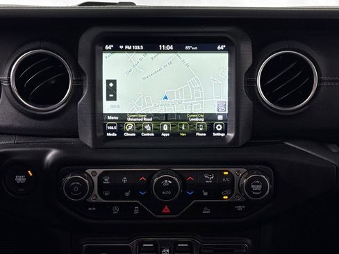 Used 2023 Jeep Gladiator Overland w/ LED Lighting Group AWD/4WD image 13