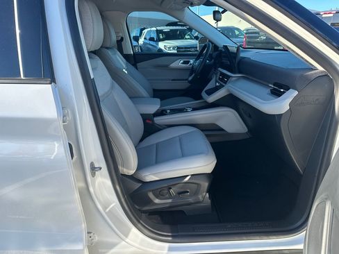 New 2025 Ford Explorer Active w/ Active Comfort Package image 36