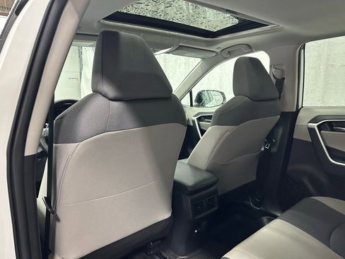 Used 2025 Toyota RAV4 XLE image 46