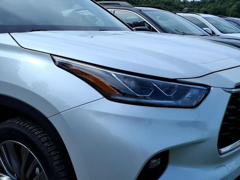 Used 2022 Toyota Highlander Platinum AWD/4WD image 18