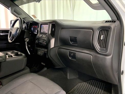 Used 2019 Chevrolet Silverado 1500 Custom w/ Infotainment Package RWD image 28