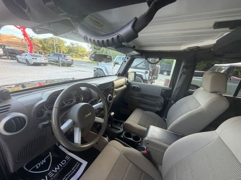 Used 2008 Jeep Wrangler Unlimited Sahara w/ Trailer Tow Group image 9