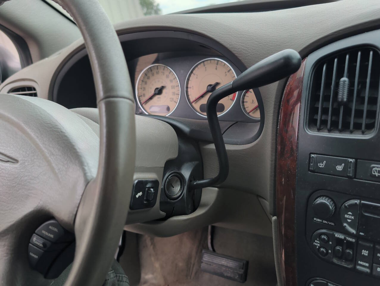 Used 2003 Chrysler Town & Country LXi FWD image 38