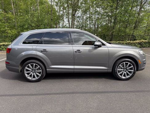 Used 2017 Audi Q7 3.0T Premium Plus w/ Premium Plus Package AWD/4WD image 4