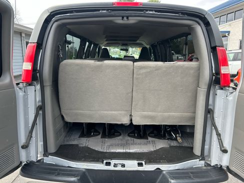 Used 2017 Chevrolet Express 3500 LT w/ LT Preferred Equipment Group image 23