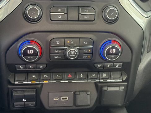 Used 2022 Chevrolet Silverado 1500 LTZ w/ LTZ Premium Package AWD/4WD image 31