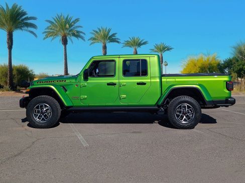 Used 2025 Jeep Gladiator Rubicon image 2