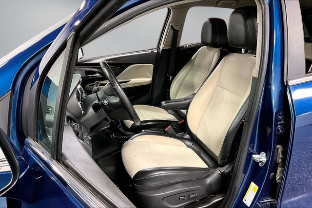 Used 2019 Buick Encore Sport Touring AWD/4WD image 19