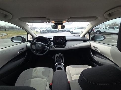 Used 2021 Toyota Corolla LE image 16