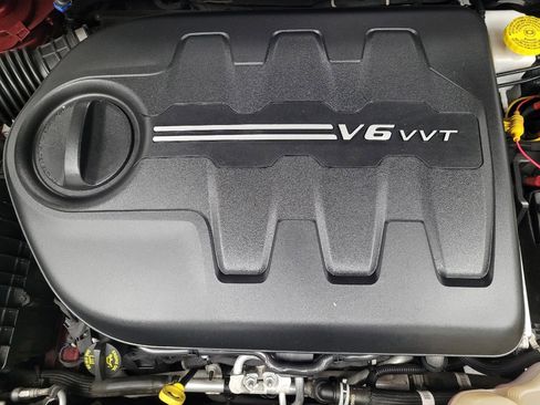 Used 2020 Jeep Cherokee Trailhawk w/ Cold Weather Group image 30