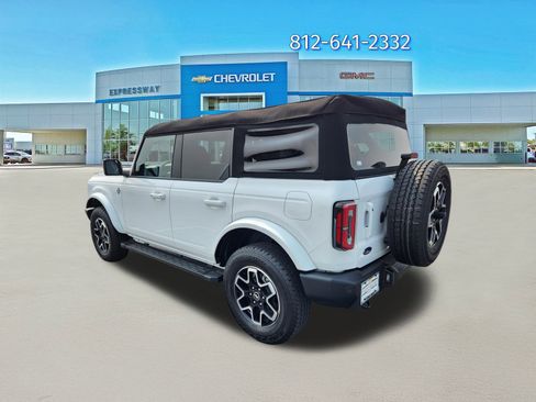 Used 2024 Ford Bronco Outer Banks image 5