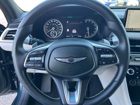 Used 2025 Genesis G70 2.5T image 9