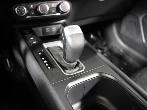 Used 2025 Nissan Kicks SV FWD image 19