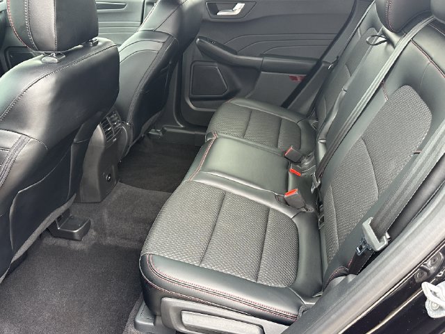 Used 2024 Ford Escape ST-Line w/ Tech Pack #1 AWD/4WD image 7