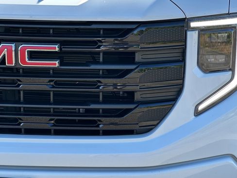 Used 2023 GMC Sierra 1500 Elevation image 49