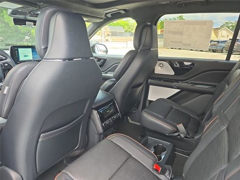 New 2026 Lincoln Aviator Black Label w/ Black Label Special Edition AWD/4WD image 13