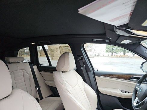 Used 2021 BMW X3 xDrive30i w/ Premium Package image 13