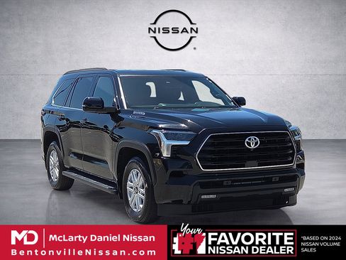 Used 2025 Toyota Sequoia SR5 AWD/4WD image 1