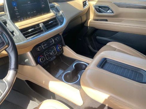 Used 2021 Chevrolet Tahoe Premier w/ Premium Package AWD/4WD image 24