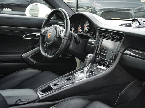 Used 2014 Porsche 911 Turbo S image 36
