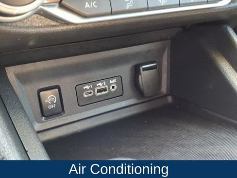 Used 2025 Nissan Sentra SV FWD image 6