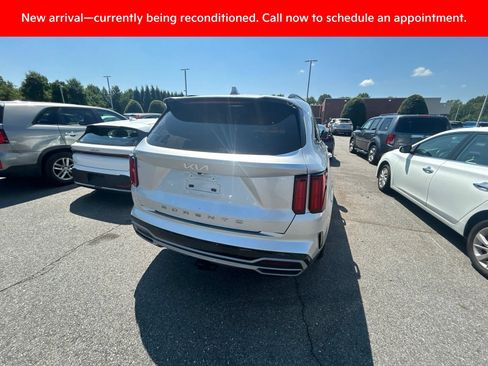 Certified 2022 Kia Sorento SX FWD image 9