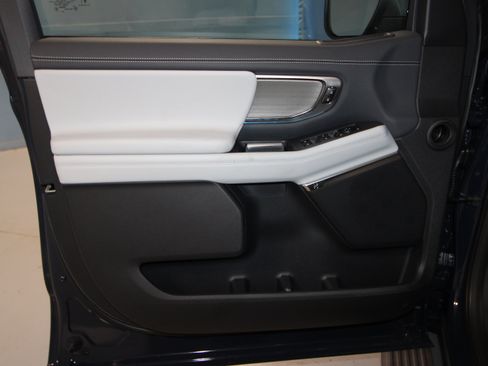 New 2027 Ford Expedition Max Platinum AWD/4WD image 4