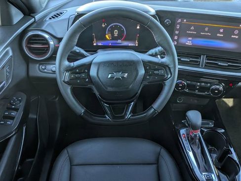 Used 2025 Chevrolet Trax RS w/ Driver Confidence Package image 17