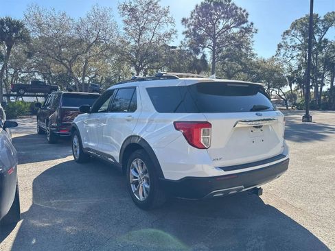 Used 2020 Ford Explorer XLT w/ Equipment Group 202A image 9