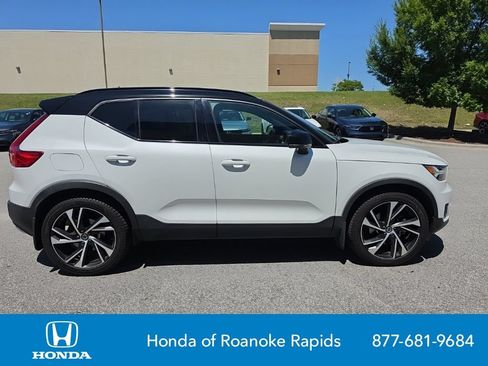 Used 2020 Volvo XC40 T4 R-Design w/ Protection Package Premier FWD image 6