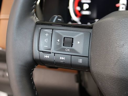 Used 2026 Nissan Pathfinder Platinum AWD/4WD image 29