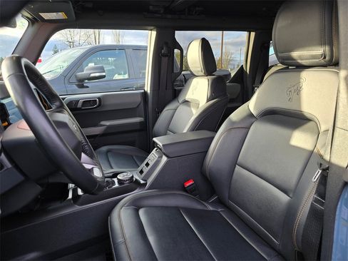Used 2023 Ford Bronco Badlands image 12