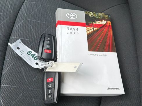 Used 2023 Toyota RAV4 XLE w/ Convenience Package FWD image 4
