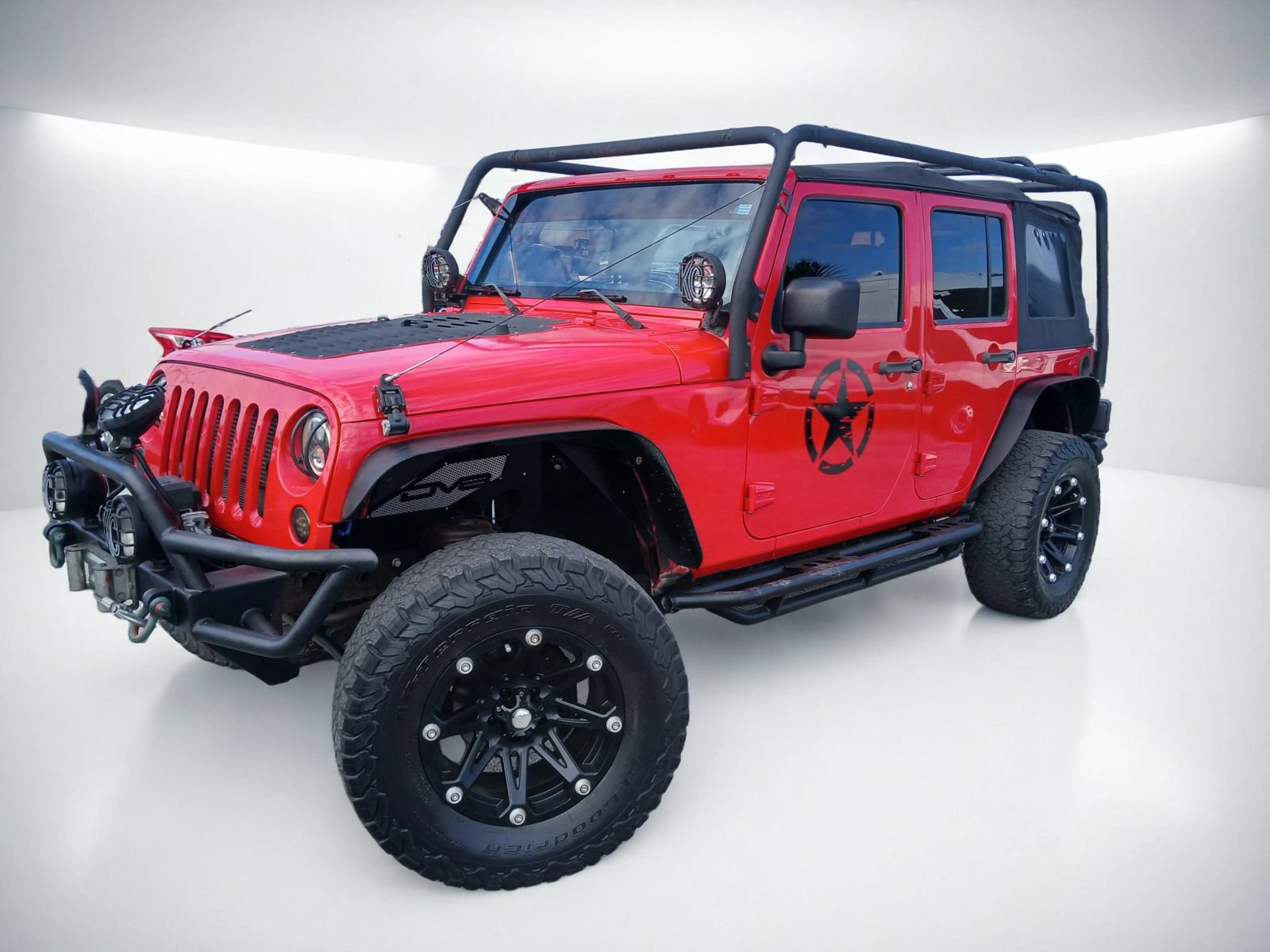 Used 2015 Jeep Wrangler Unlimited Sahara w/ Connectivity Group AWD/4WD image 2
