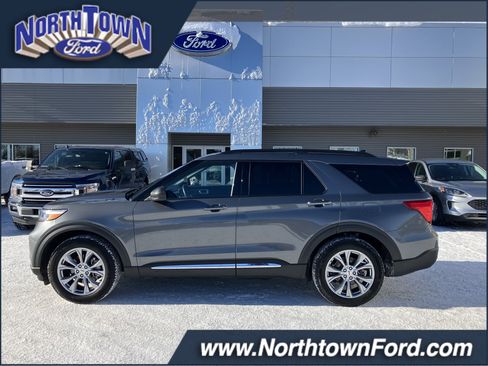 Used 2023 Ford Explorer XLT w/ Equipment Group 202A image 1