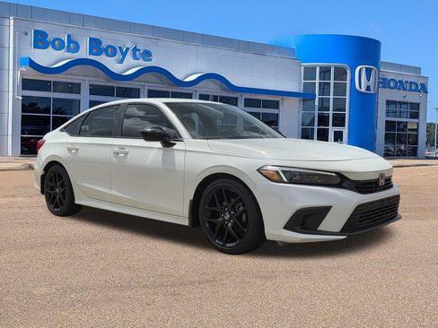 Used 2024 Honda Civic Sport image 3