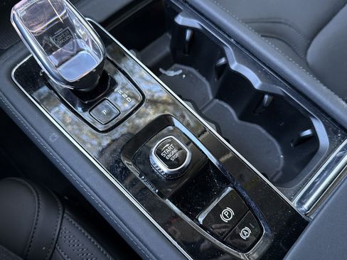 Used 2025 Volvo XC90 B6 Plus image 43