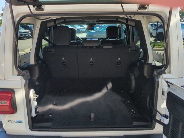 Used 2024 Jeep Wrangler Unlimited Sahara w/ Technology Group AWD/4WD image 13
