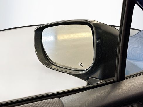 Used 2024 Subaru Crosstrek 2.0i Premium image 16