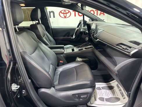 Used 2024 Toyota Sienna XSE w/ XSE Plus Package image 12