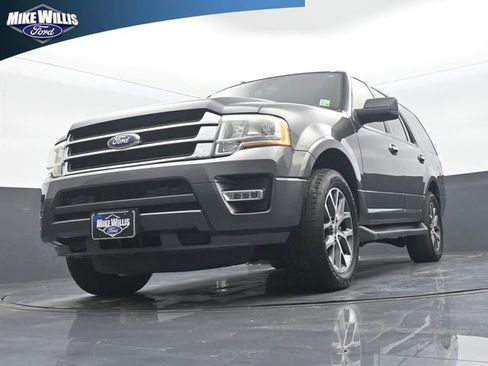 Used 2016 Ford Expedition XLT w/ Equipment Group 202A RWD image 19