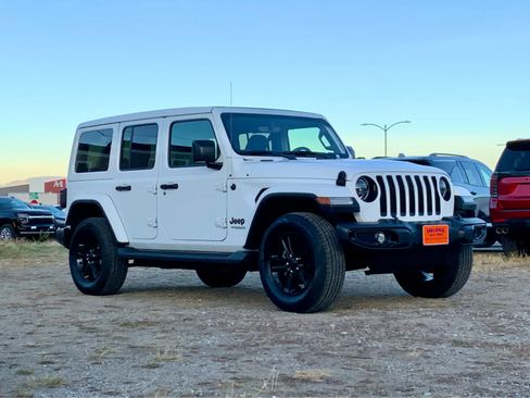 Used 2021 Jeep Wrangler Unlimited Sahara image 9