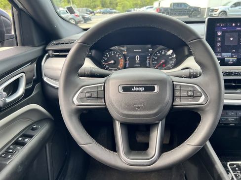 Used 2024 Jeep Compass Limited AWD/4WD image 10