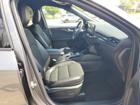 Used 2024 Ford Escape ST-Line Select w/ Tech Pack #2 AWD/4WD image 9