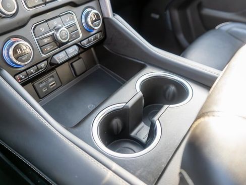 Used 2021 GMC Yukon SLT w/ SLT Premium Package image 39