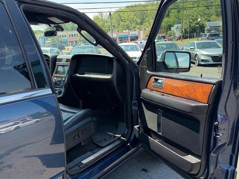 Used 2016 Lincoln Navigator L Select AWD/4WD image 28