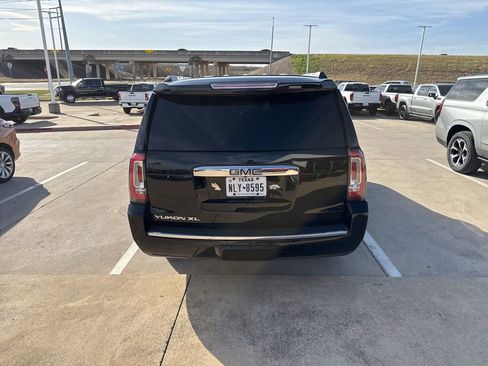 Used 2019 GMC Yukon XL Denali w/ Denali Ultimate Package image 9