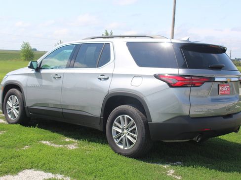 Used 2023 Chevrolet Traverse LT AWD/4WD image 7