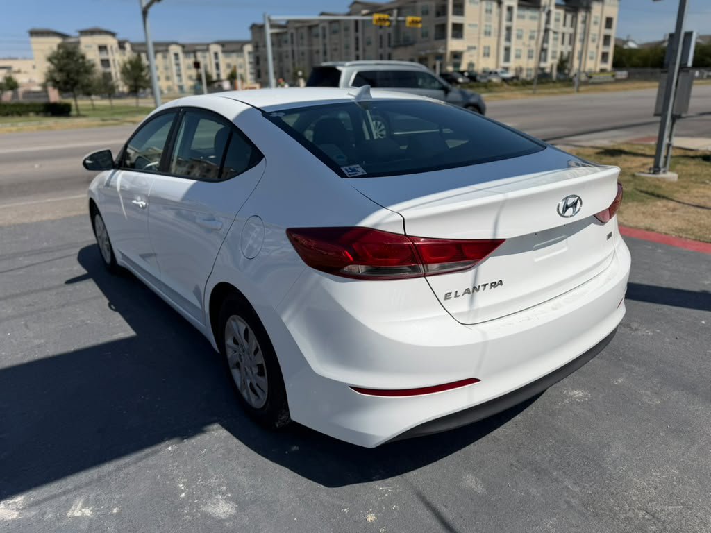 Used 2017 Hyundai Elantra SE FWD image 7